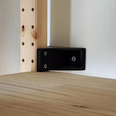 Giá treo tường kệ IKEA IVAR (wall mount bracket) có khoảng hở đi dây