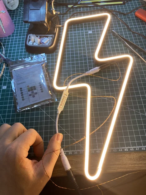 Khung đèn Neon hình tia chớp (Lightning Bolt) trang trí độc đáo - Image 10