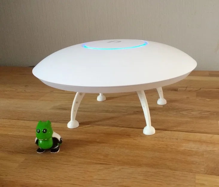 Chân đế Ubiquiti UFO: Biến bộ phát WiFi thành vật thể bay siêu ngầu - Image 1