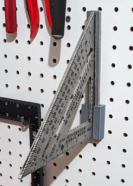 Giá treo thước vuông Swanson's Speed Square - Sy's Peglock - Image 1