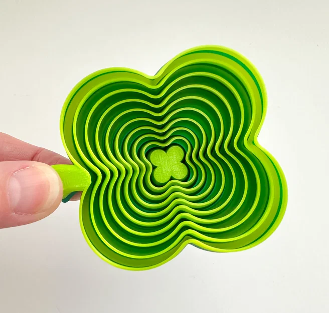 Đồ chơi fidget xếp lớp Cỏ 4 Lá (4 Leaf Clover Layered Fidget Toy) - Image 3