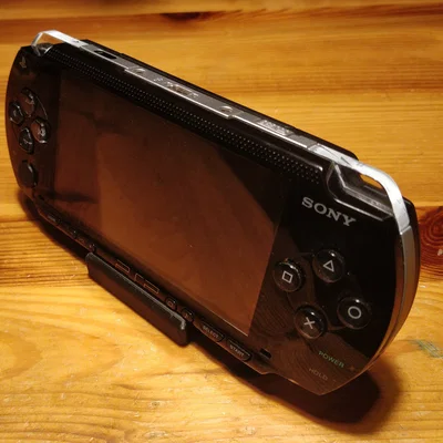 Giá đỡ máy chơi game PSP (PSP Stand) thiết kế tinh tế