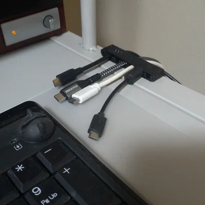 Kẹp giữ dây USB (USB Cable Holder) print-in-place