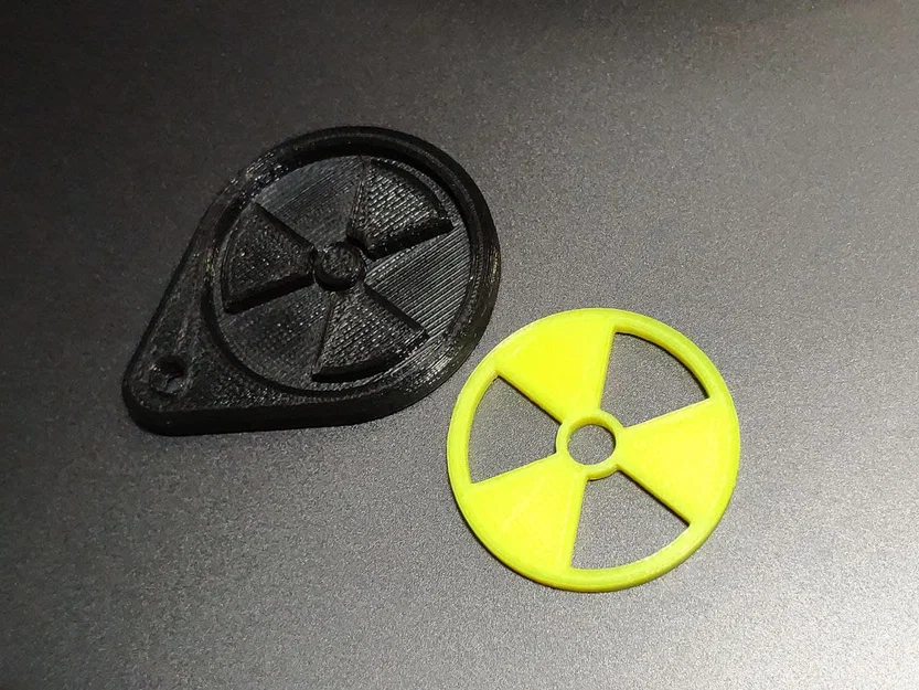 Móc Khóa / Mặt Dây Chuyền Biểu Tượng Nguy Hiểm Phóng Xạ (Radiation Hazard) - Image 2