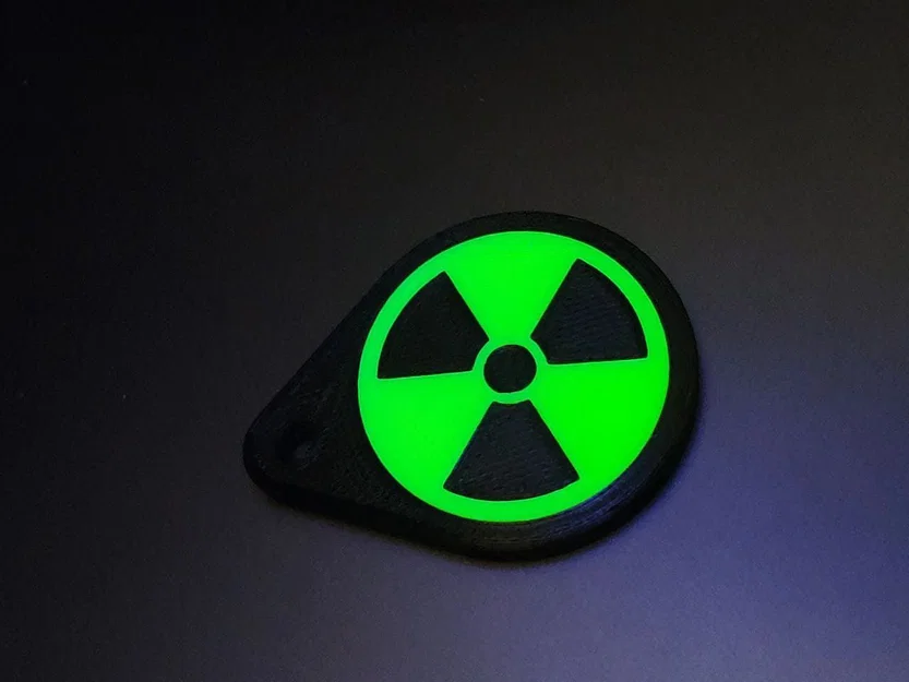 Móc Khóa / Mặt Dây Chuyền Biểu Tượng Nguy Hiểm Phóng Xạ (Radiation Hazard) - Image 3