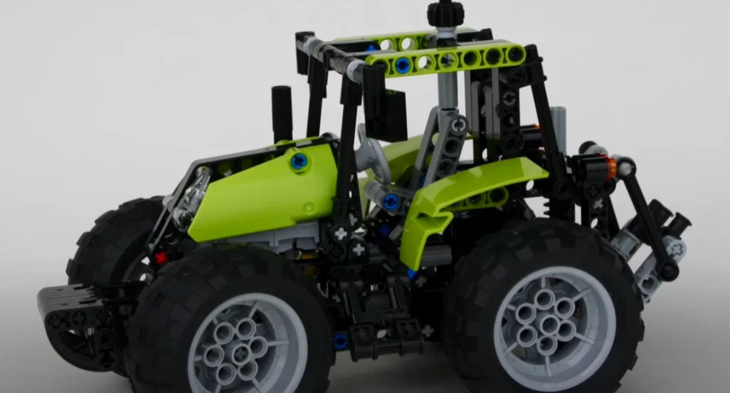 Mô hình máy cày Tractor 9393 lắp ráp - Tự làm tại nhà - Image 1