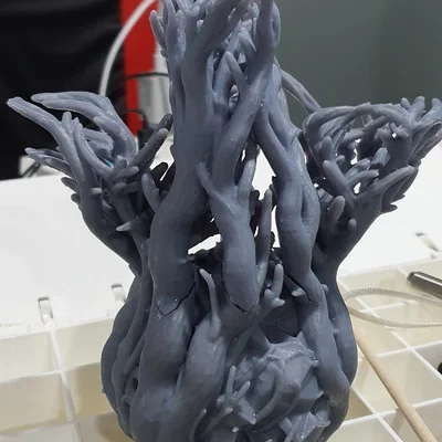 Đế để tay cầm Xbox thiết kế rễ cây nghệ thuật độc đáo