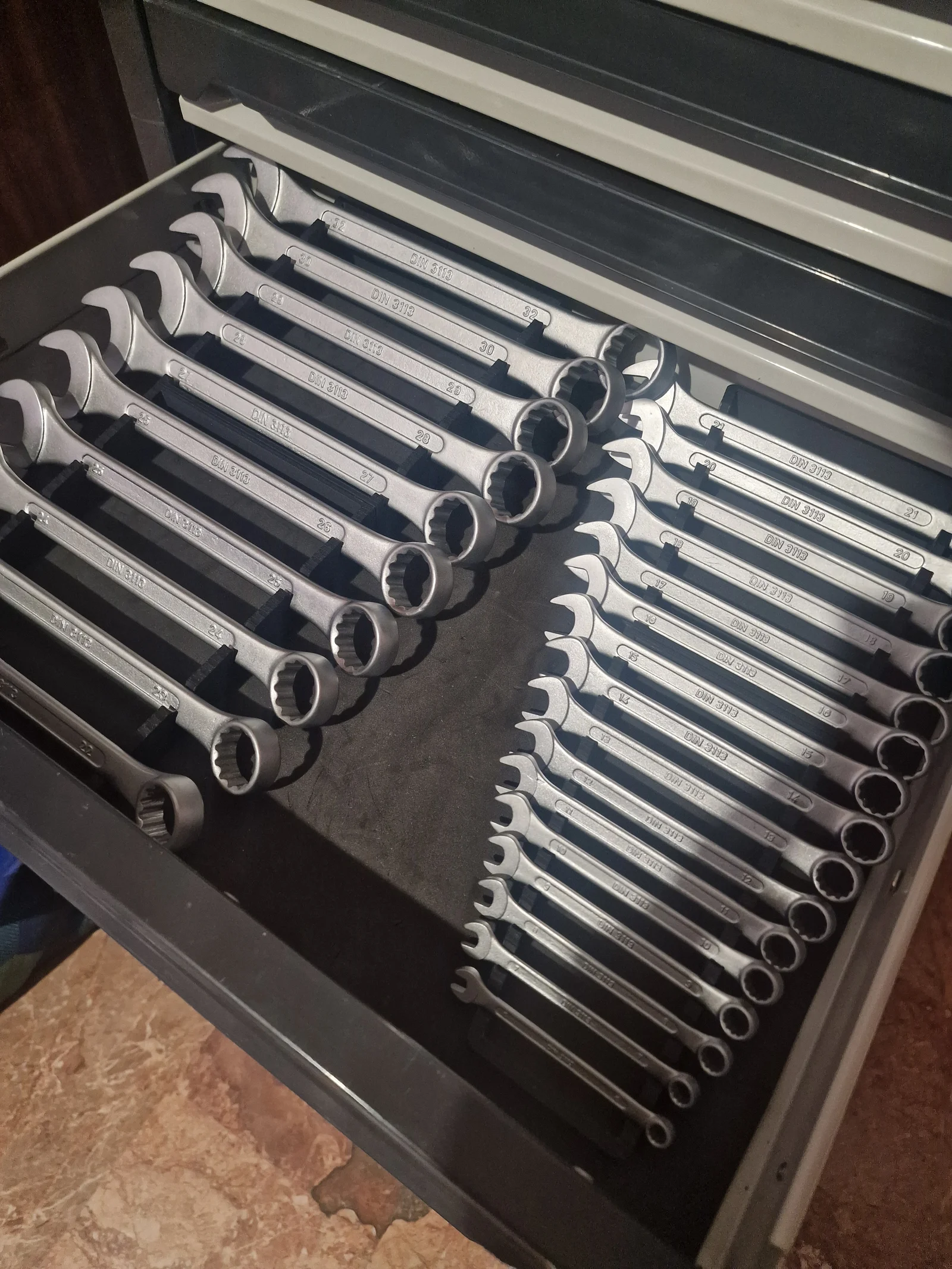 Khay sắp xếp cờ lê Wiesemann (Wiesemann wrench organizer) 1