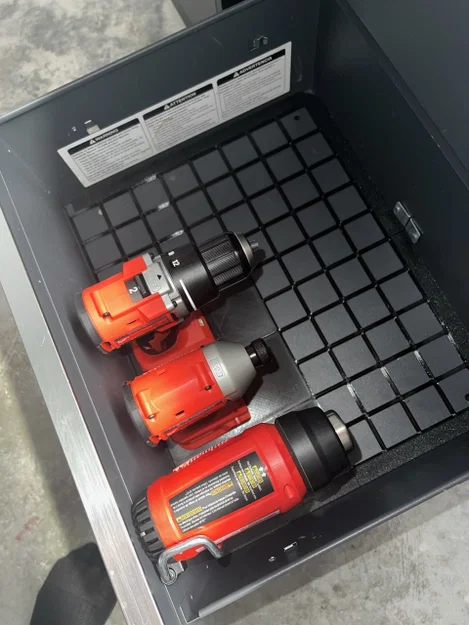 Gridfinity 2x4 Milwaukee M18 Upright Tool Holder (Giá dựng đứng dụng cụ) - Image 1