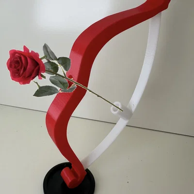 Bình cắm 1 bông hồng Cupid bắn cung cho Valentine
