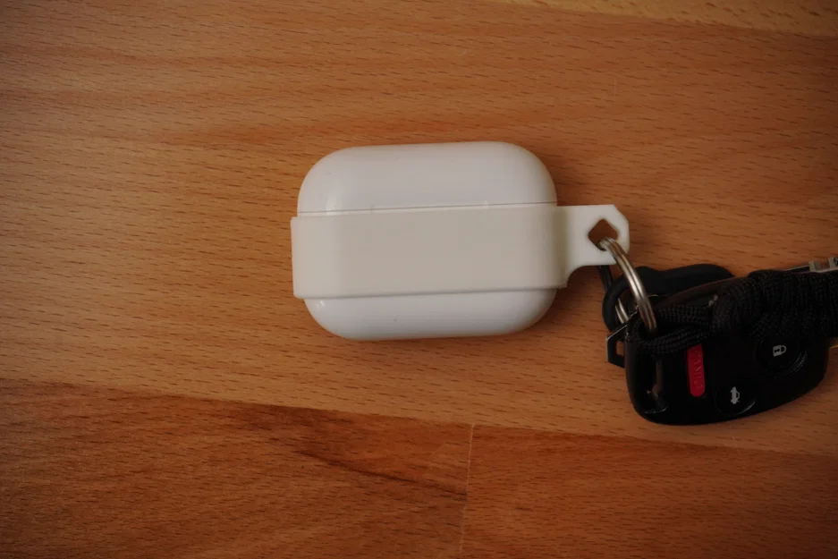 Ốp lưng Minimal cho Airpods Pro có móc treo chìa khóa - Image 2