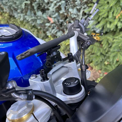 Giá đỡ Carpuride W502 cho xe BMW sử dụng hệ thống Quadlock