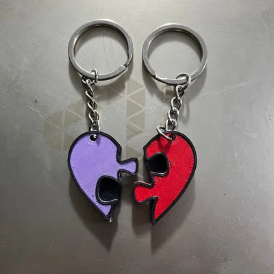 Móc khóa trái tim ghép đôi (Heart Keychain) dành cho cặp đôi