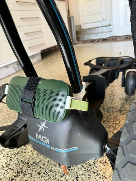 Giá đỡ loa Bose Soundlink Flex (tương thích xe đẩy golf MGI Navigator Ai) - Image 6