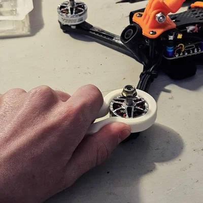 Kìm giữ motor FPV (Hỗ trợ motor FPV từ 3-5 inch)