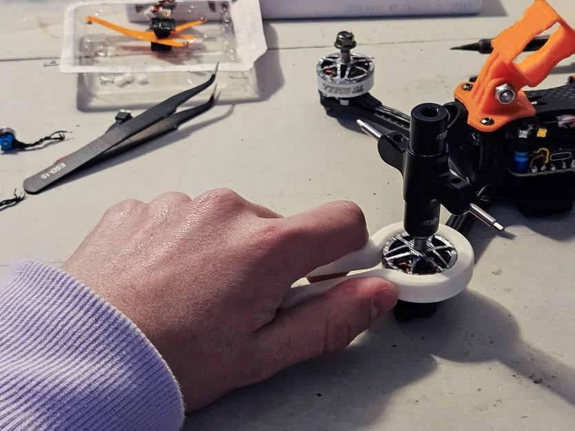 Kìm giữ motor FPV (Hỗ trợ motor FPV từ 3-5 inch) - Image 2