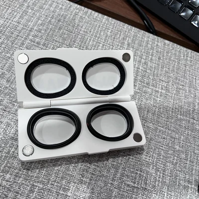 Hộp Đựng Ống Kính Vision Pro (Vision Pro Lens Case)