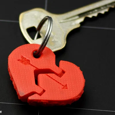 Móc khóa trái tim Flexible Heartbreak in 3D độc đáo