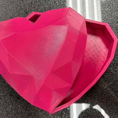 Hộp Valentine Kim Cương Cắt Trái Tim (Heart-Cut Diamond)