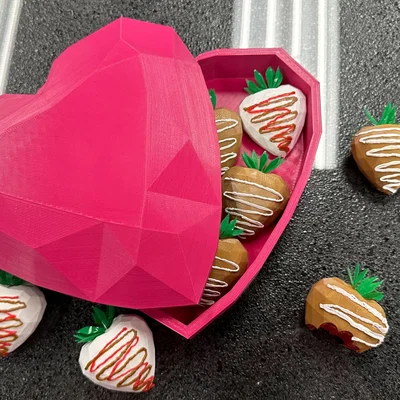 Hộp Valentine Kim Cương Cắt Trái Tim (Heart-Cut Diamond)