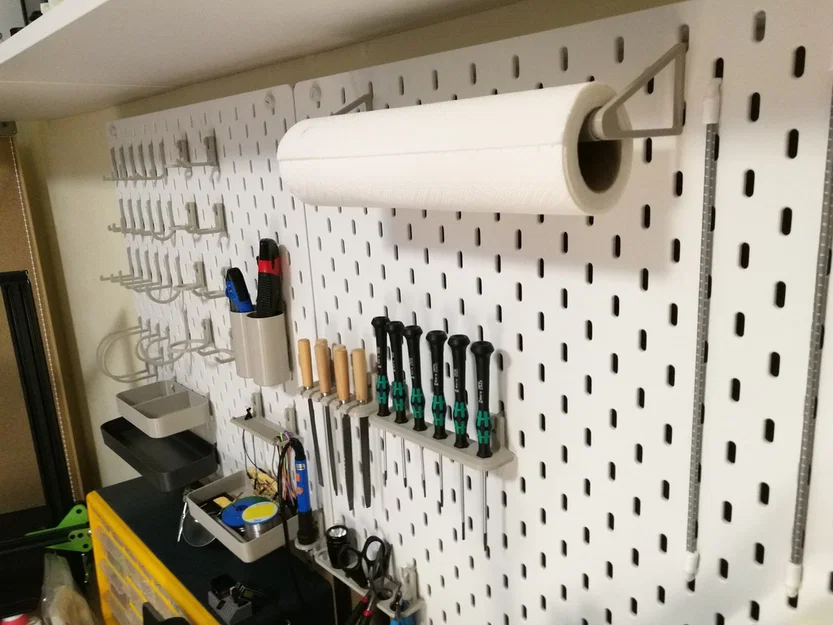 Giá treo khăn giấy tiện lợi cho bảng IKEA SKADIS - Image 1