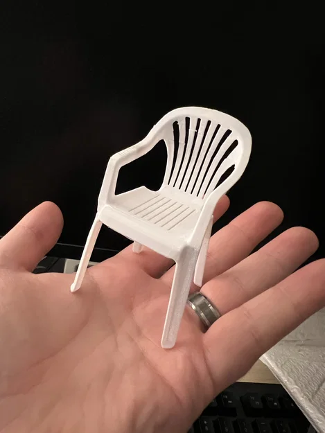 Ghế Nhựa Sân Vườn (Plastic Lawn Chair) - Image 1