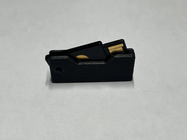 Vỏ Yubikey có chốt gài (Yubikey cover with latch) - Image 3