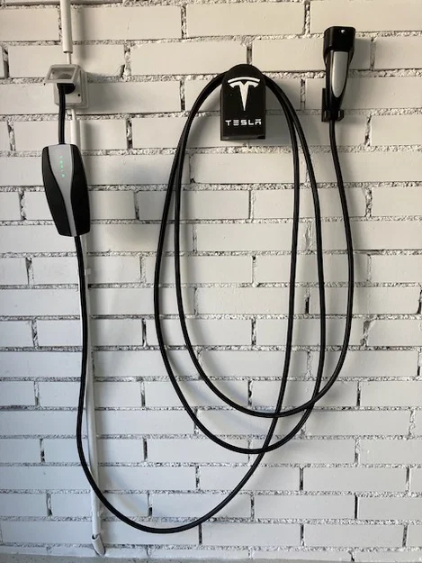Giá treo dây sạc Tesla (Tesla cable holder) - Image 2