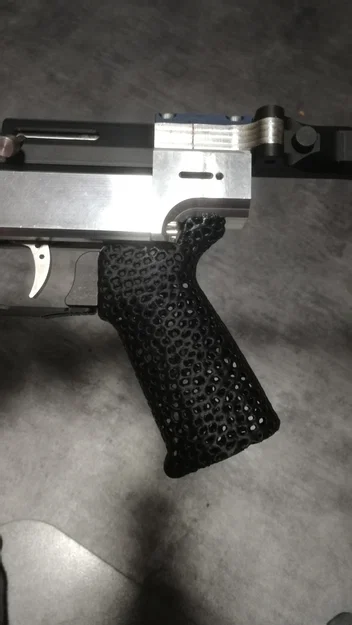 Tay cầm AR-15 phong cách Voron độc đáo in 3D - Image 2