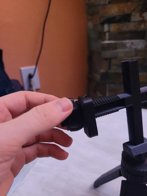 Giá đỡ điện thoại gắn tripod có thể điều chỉnh - Image 4