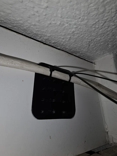 Miếng dán cố định dây cáp bằng dây rút (Ziptie Cable Mount) in 3D - Image 1