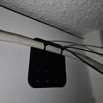 Miếng dán cố định dây cáp bằng dây rút (Ziptie Cable Mount) in 3D