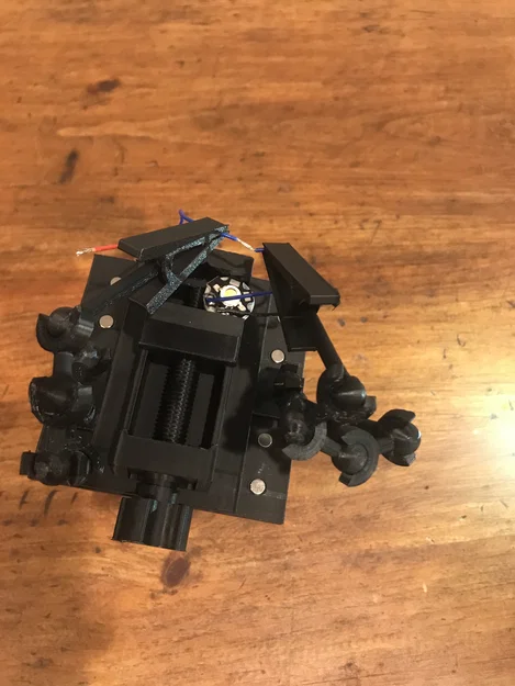 Bàn Ball Vise Nam Châm Linh Hoạt (Adaptible magnetic ball vise table) - Image 3