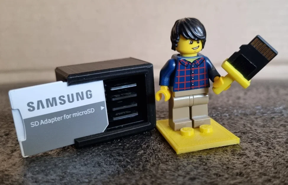 Hộp Micro SD dạng thẻ SD có nắp gắn LEGO (Micro SD Card Box LEGO SD Card holder) - Image 1