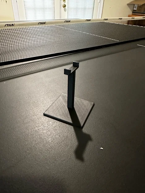 Giá đỡ súng ngắn (Handgun Stand) thiết kế tối giản, chắc chắn - Image 1