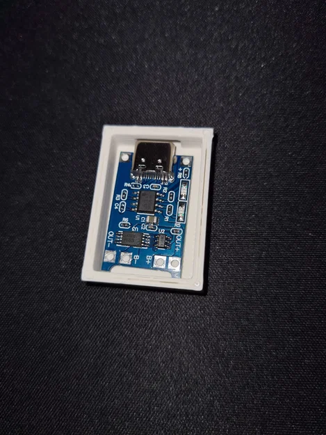 Khay đỡ module sạc pin TP4056 USB-C gọn gàng cho DIY - Image 2
