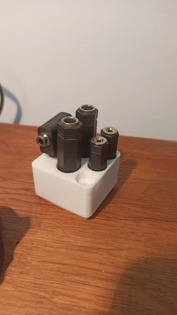 Khay giữ nhiều minijack 3,5 Gridfinity 1X1 - Image 1