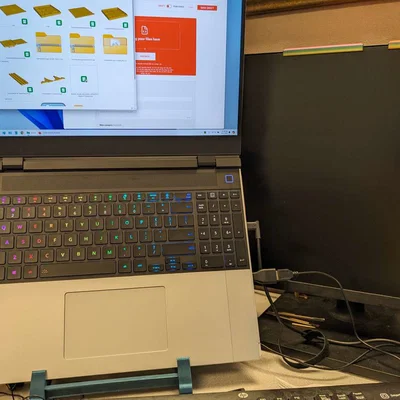 Giá đỡ Framework Laptop Stand - Giải pháp tiết kiệm diện tích cho Framework 16