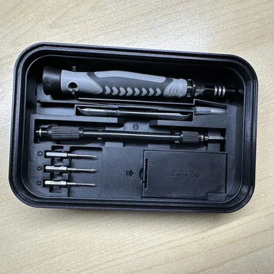 Hộp Bits & Pieces có nắp đậy