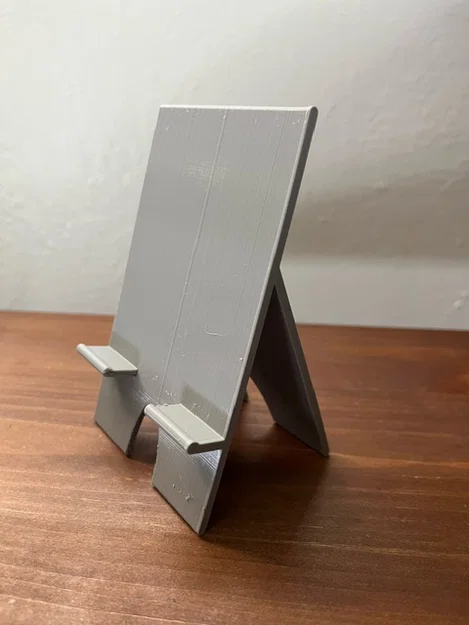 Giá đỡ điện thoại đơn giản (cao thêm để chừa chỗ dây sạc) - Image 1