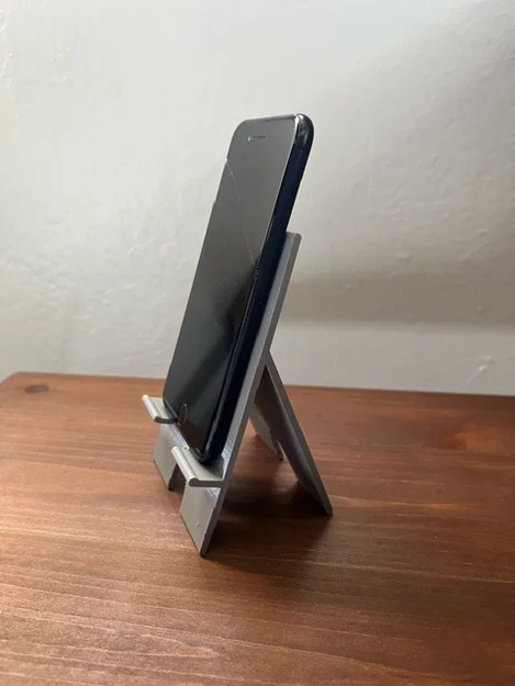 Giá đỡ điện thoại đơn giản (cao thêm để chừa chỗ dây sạc) - Image 2