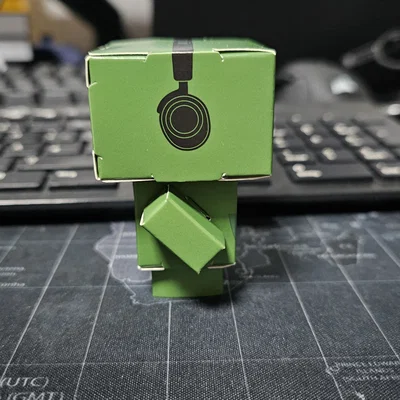 Mô hình chú Robot phong cách SteelSeries độc đáo cho game thủ