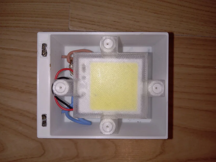Đèn LED dùng ắc quy 12V 7,2 Ah - Image 4