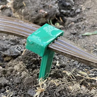 Chốt (Peg) giữ ống tưới nước Gardena