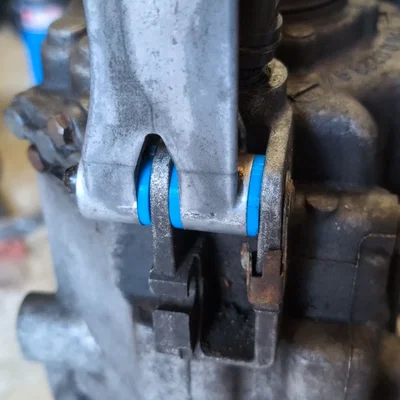 Bạc đạn cao su (bushing) giá đỡ cần số BMW Getrag