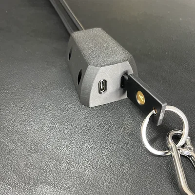 Mount USB-C gắn dưới bàn (USB-C Under-Desk Mount)
