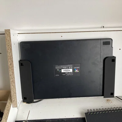 Giá treo/cất Wacom tablet dưới kệ bàn (Wacom tablet storage rack)
