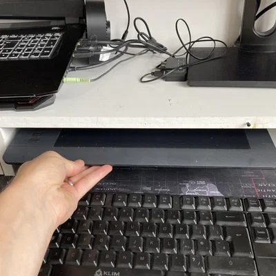 Giá treo/cất Wacom tablet dưới kệ bàn (Wacom tablet storage rack)