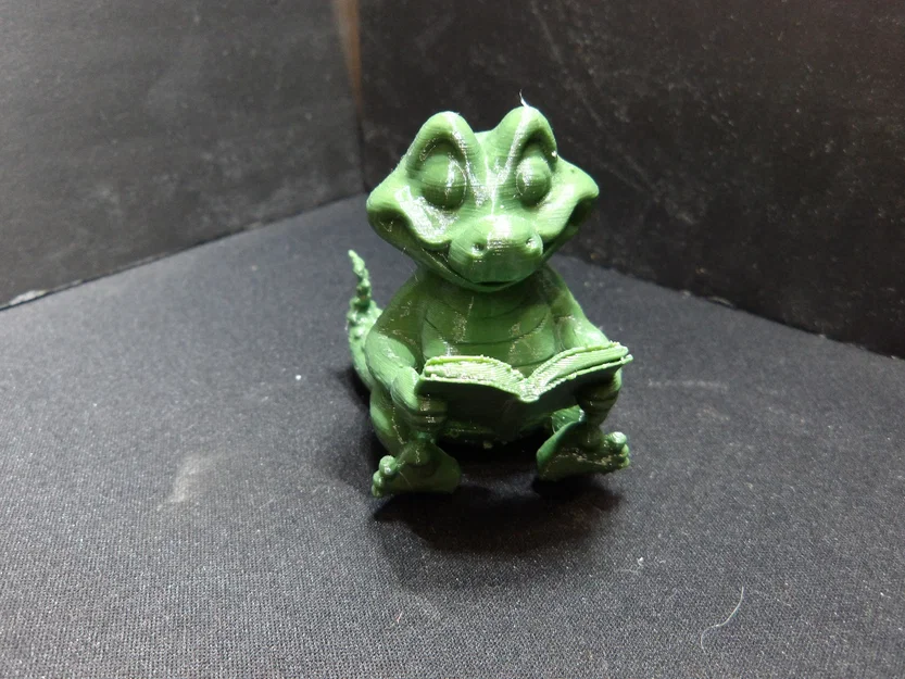 Mô hình chú cá sấu 3D đang đọc sách cực đáng yêu - Image 1