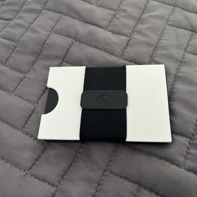 Ví Lockcard thay thế kiểu góc cạnh (DIY trong mô tả)